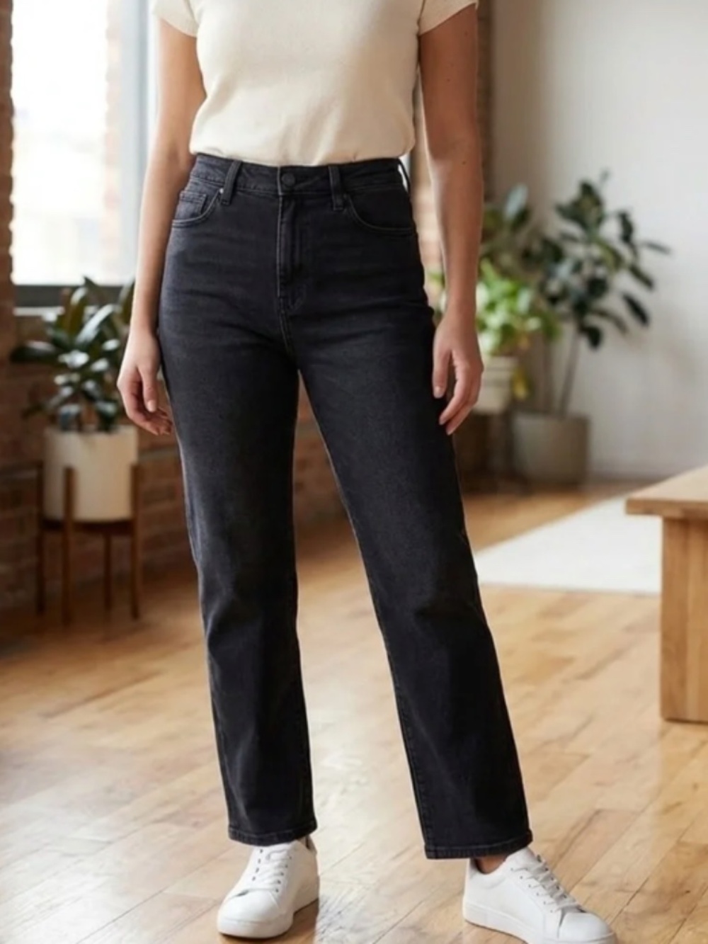 Hollister Ultra High Rise Dad Jean Women's 27 Short Black